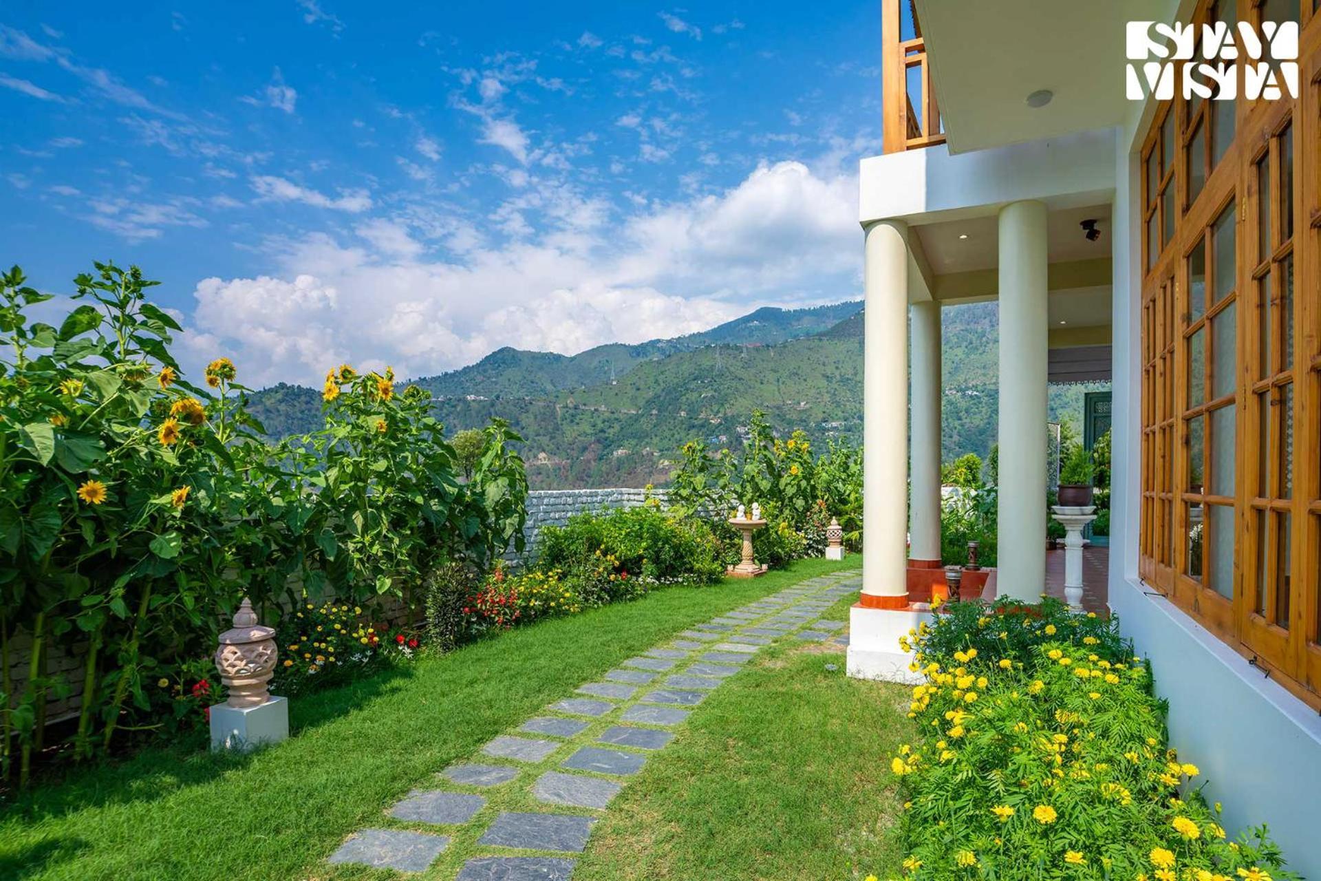 Stayvista At The Oakridge 4 Bhk Villa In Dharamshala With Jacuzzi & Balcony Chamba (Himachal Pradesh) Eksteriør bilde